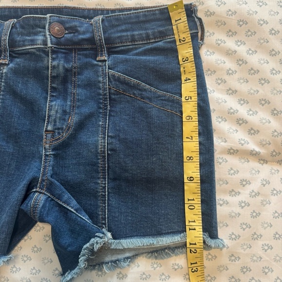 American Eagle Outfitters Denim Frayed Hem Mid Rise Women's Shorts - Picture 3 of 7